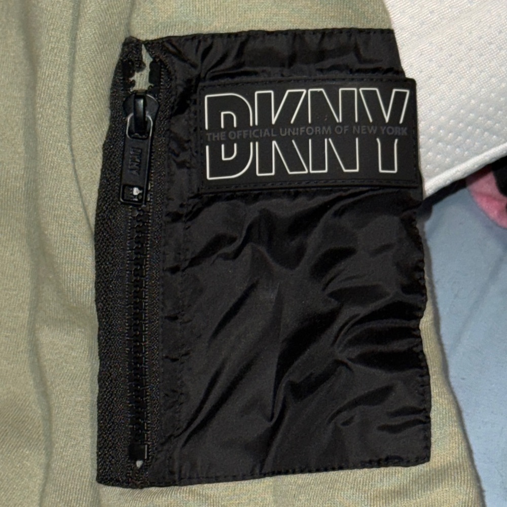 DKNY Green Crew Neck Sweatshirt (Like New)